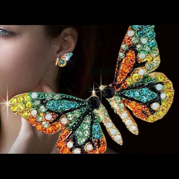🎉🎉 HP 🎉🎉 🦋 Free People New crystal butterfly studs 🦋 - Picture 3 of 7